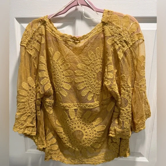 Umgee Mustard Yellow Lace Boho Blouse | NWT | Size Small | Crochet Floral Top - Picture 6 of 10